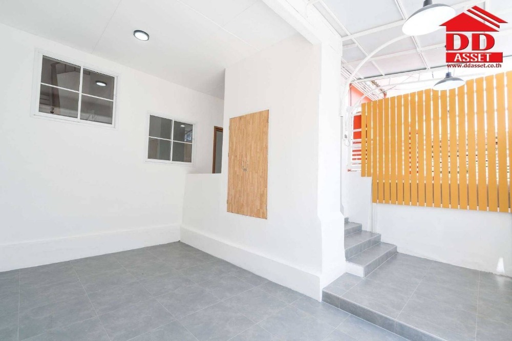 For SaleTownhomeSamut Prakan,Samrong : 2-story townhouse for sale, Lally Ville, Soi Mangkorn-Phraeksa, Samut Prakan, newly renovated, minimalist style, code T8034.