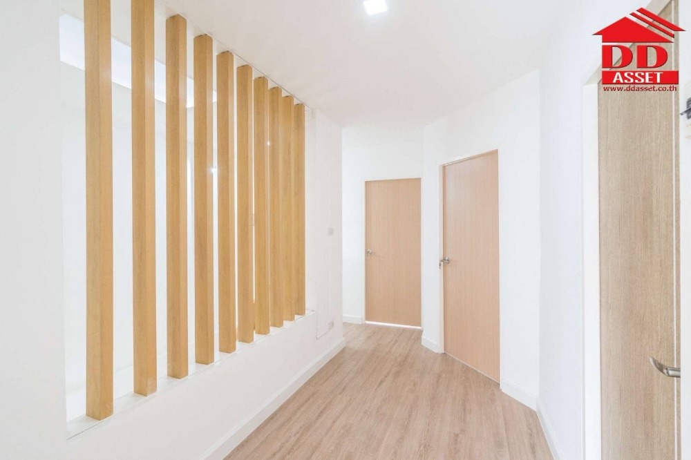 For SaleTownhomeSamut Prakan,Samrong : 2-story townhouse for sale, Lally Ville, Soi Mangkorn-Phraeksa, Samut Prakan, newly renovated, minimalist style, code T8034.