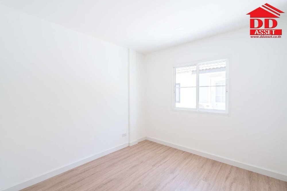 For SaleTownhomeSamut Prakan,Samrong : 2-story townhouse for sale, Lally Ville, Soi Mangkorn-Phraeksa, Samut Prakan, newly renovated, minimalist style, code T8034.