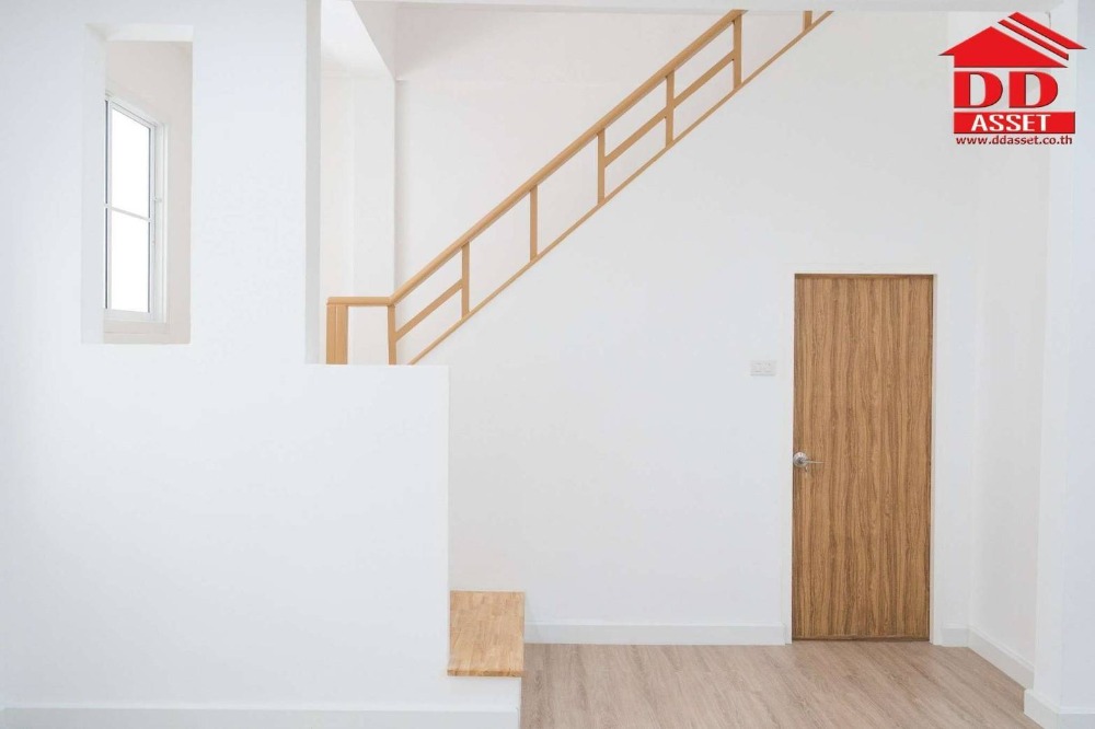 For SaleTownhomeSamut Prakan,Samrong : 2-story townhouse for sale, Lally Ville, Soi Mangkorn-Phraeksa, Samut Prakan, newly renovated, minimalist style, code T8034.