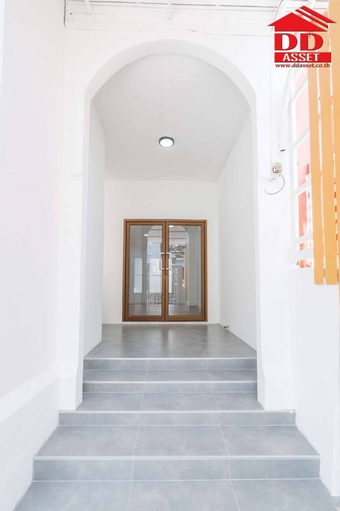 For SaleTownhomeSamut Prakan,Samrong : 2-story townhouse for sale, Lally Ville, Soi Mangkorn-Phraeksa, Samut Prakan, newly renovated, minimalist style, code T8034.