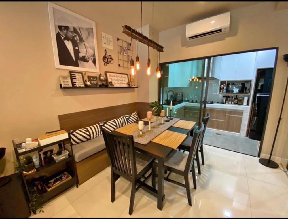 For RentTownhomeMin Buri, Romklao : Rent 3-story townhome, Baan Klang Muang, Rama 9, Krungthep Kreetha 2 bedrooms, 3 bathrooms, 1 walk-in closet, 1 kitchen, 1 large storage room , house area 18 sq m., usable area 152 sq m.