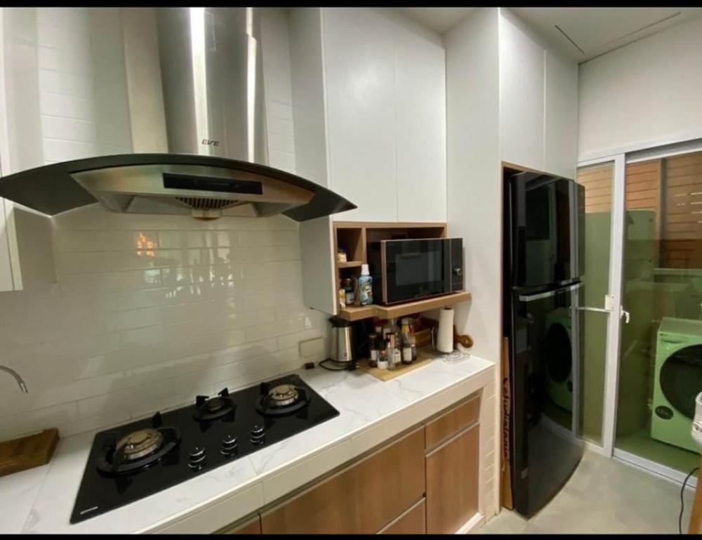 For RentTownhomeMin Buri, Romklao : Rent 3-story townhome, Baan Klang Muang, Rama 9, Krungthep Kreetha 2 bedrooms, 3 bathrooms, 1 walk-in closet, 1 kitchen, 1 large storage room , house area 18 sq m., usable area 152 sq m.