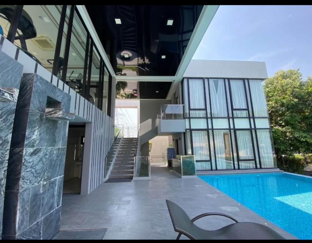 For RentTownhomeMin Buri, Romklao : Rent 3-story townhome, Baan Klang Muang, Rama 9, Krungthep Kreetha 2 bedrooms, 3 bathrooms, 1 walk-in closet, 1 kitchen, 1 large storage room , house area 18 sq m., usable area 152 sq m.