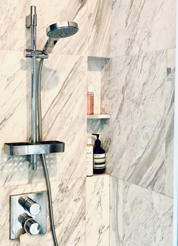 ขายคอนโดสีลม ศาลาแดง บางรัก : Saladaeng One【𝐒𝐄𝐋𝐋】🔥ห้องสไตล์ Luxury ตกแต่งด้วยหินอ่อน ห้องวิวดี โปร่งโล่งสบาย เครื่องใช้ครบ พร้อมเข้าอยู่!🔥 ติดต่อไลน์ไอดี: @hacondo