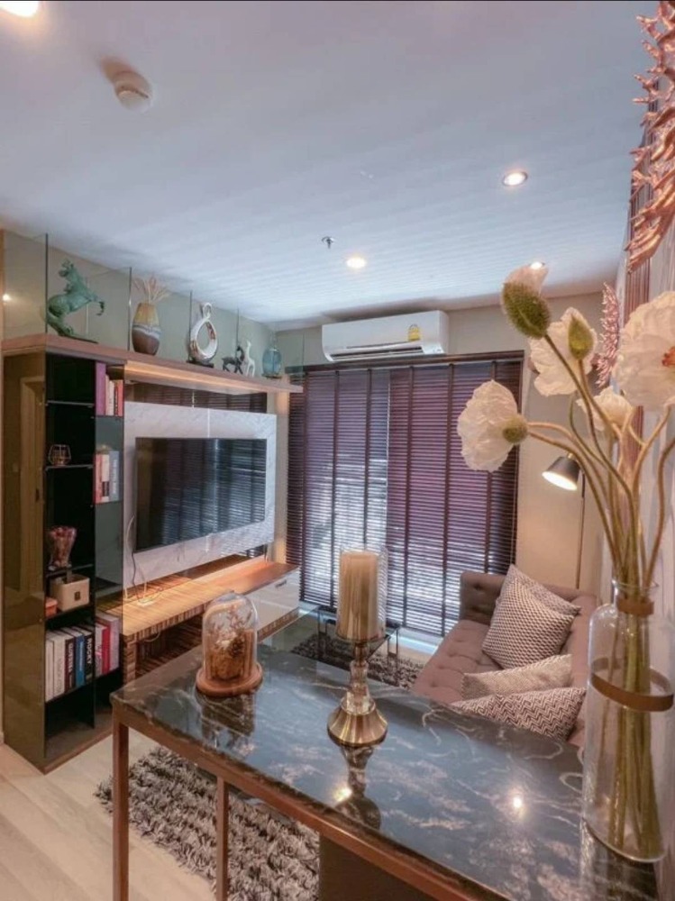 For RentCondoSathorn, Narathiwat : For rent The Key Sathorn-Charoenrat. Decorated with good materials, high floor, overlooking the Chao Phraya River.