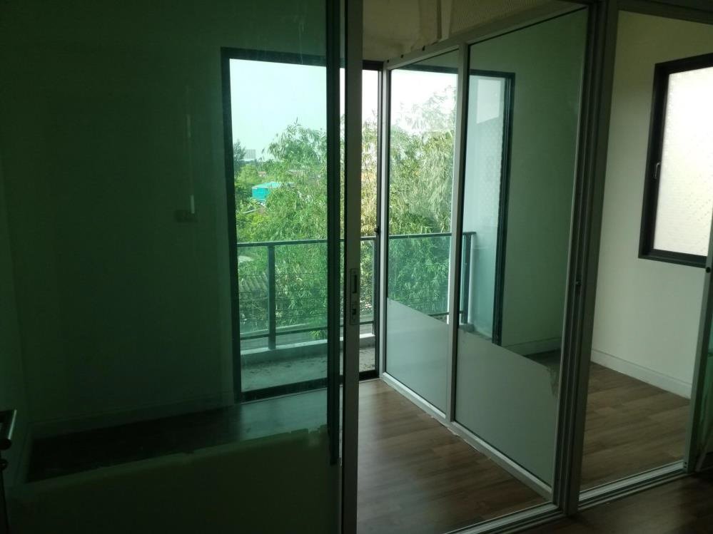 ขายทาวน์โฮมนนทบุรี บางใหญ่ บางบัวทอง : ขายทาวน์เฮ้าส์ ทาวน์อเวนิว เมิร์จ รัตนาธิเบศร์ 3นอน 3น้ำ 21.10ตร.ว.หลังริม  ต.บางรักใหญ่ อ.บางบัวทอง จ.นนทบุรี🔥ฟรีโอน🔥