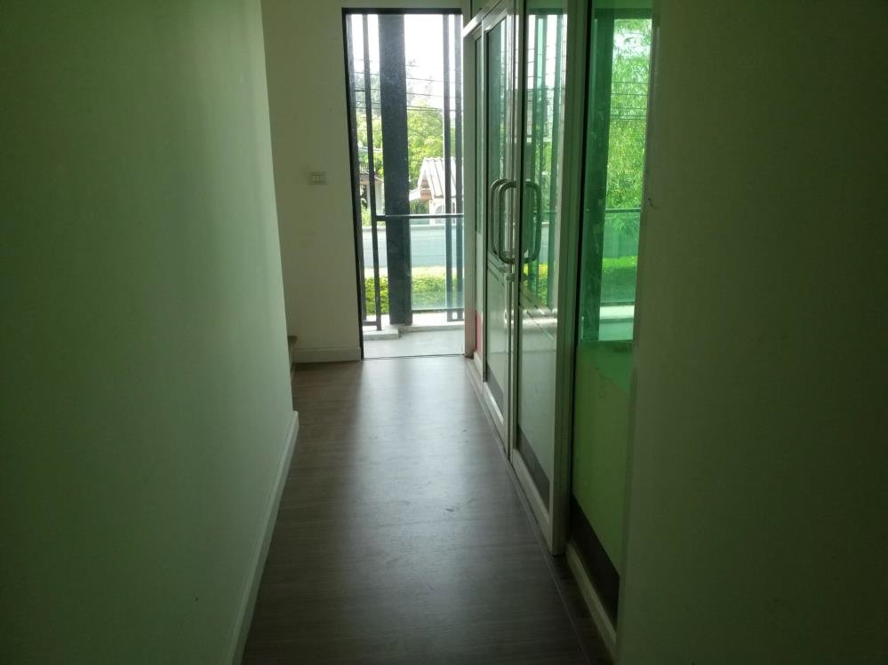 ขายทาวน์โฮมนนทบุรี บางใหญ่ บางบัวทอง : ขายทาวน์เฮ้าส์ ทาวน์อเวนิว เมิร์จ รัตนาธิเบศร์ 3นอน 3น้ำ 21.10ตร.ว.หลังริม  ต.บางรักใหญ่ อ.บางบัวทอง จ.นนทบุรี🔥ฟรีโอน🔥