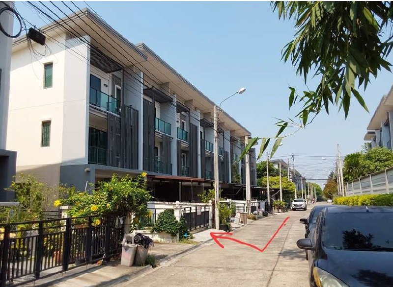 ขายทาวน์โฮมนนทบุรี บางใหญ่ บางบัวทอง : ขายทาวน์เฮ้าส์ ทาวน์อเวนิว เมิร์จ รัตนาธิเบศร์ 3นอน 3น้ำ 21.10ตร.ว.หลังริม  ต.บางรักใหญ่ อ.บางบัวทอง จ.นนทบุรี🔥ฟรีโอน🔥