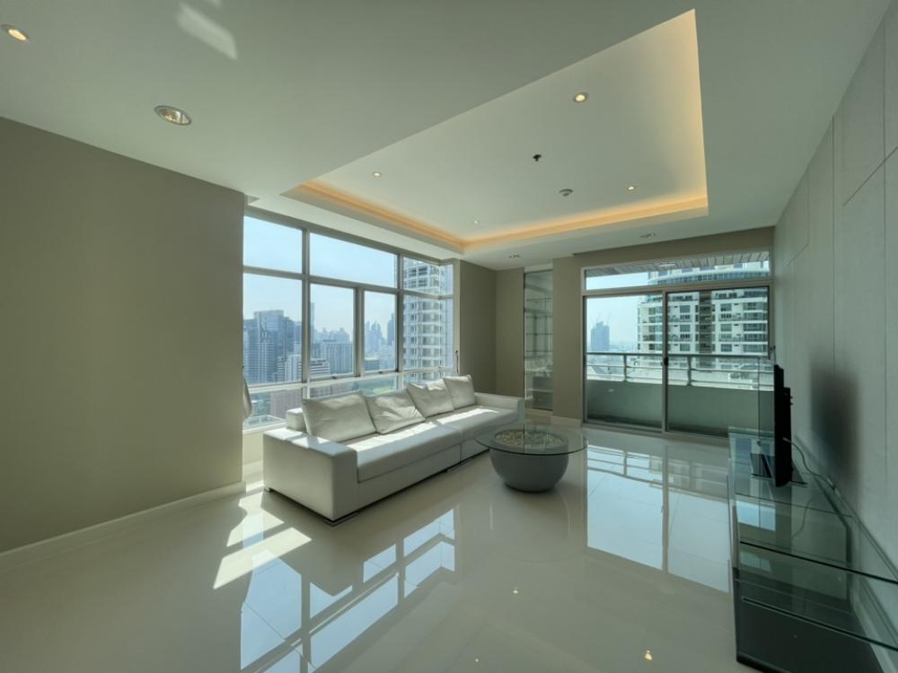 For RentCondoWitthayu, Chidlom, Langsuan, Ploenchit : Rental : Grand Luangsuan , 3 Bed 2 Bath 1 Maids room , 145 Sq.m , 30th Floor