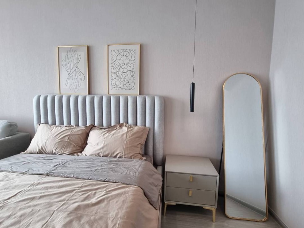 For RentCondoLadprao, Central Ladprao : Life Ladprao brand new studio for rent Size: 29sqm floor: 36th rent: 18k built-in wardrobe, working desk, 55” smart TV...