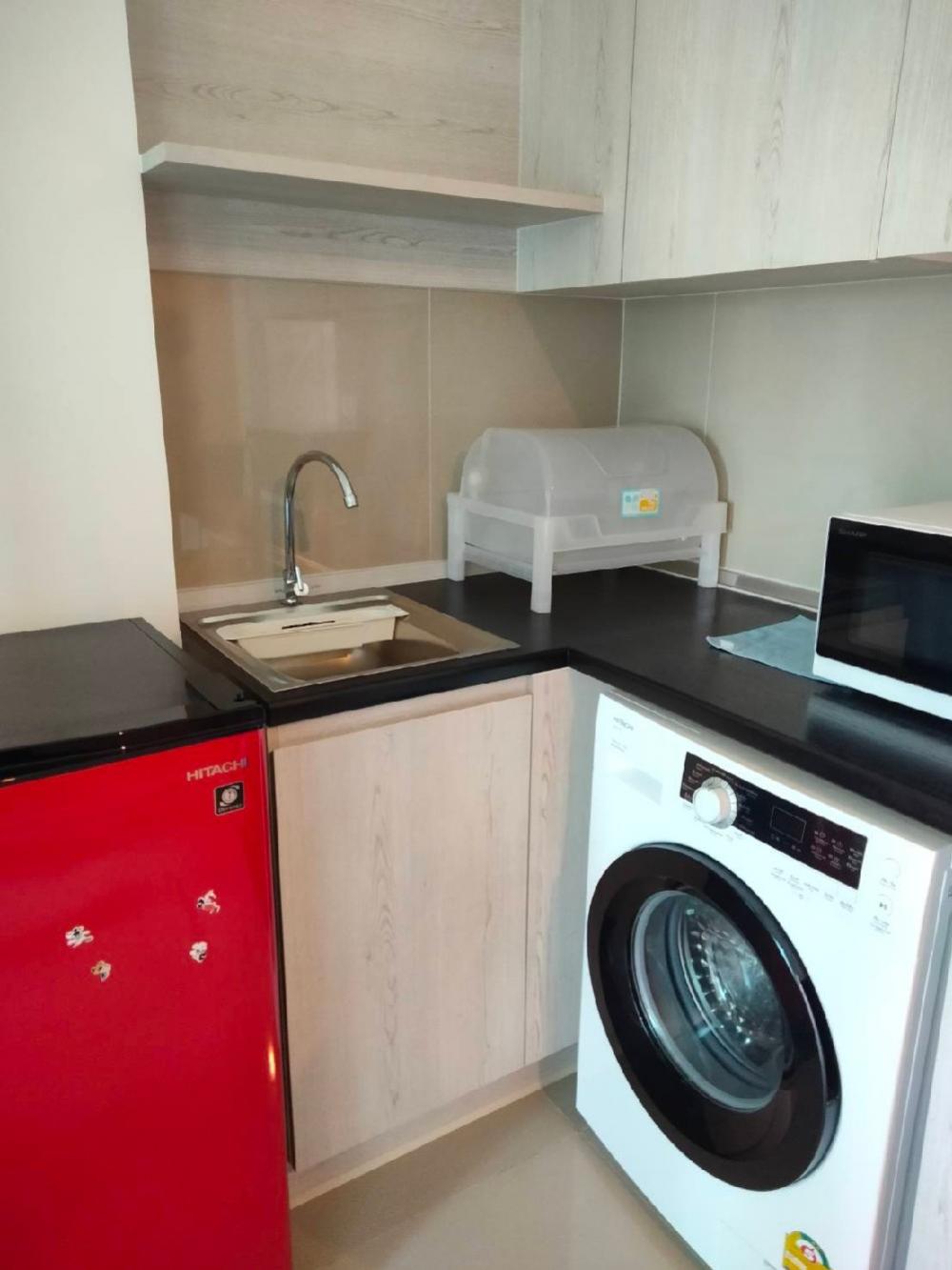 For RentCondoSamut Prakan,Samrong : 🎉🎉Very cheap!! Big room, great value 📣 Condo for rent Aspire Erawan 🏢 @BTS Erawan 🚈 city view with complete furniture and electrical appliances, ready to move in, only 10,000/month.