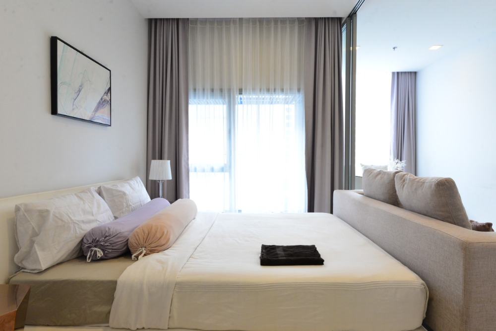 ขายคอนโดนานา : for sell Hyde sukhumvit11 low floow great price 5.9 M (s03-1118)