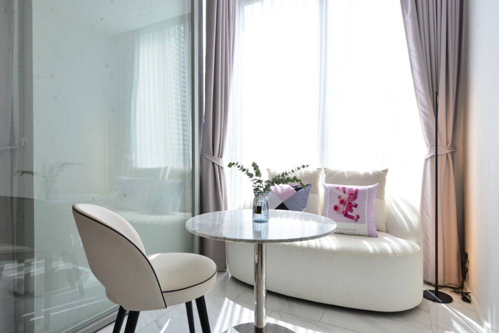 ขายคอนโดนานา : for sell Hyde sukhumvit11 low floow great price 5.9 M (s03-1118)