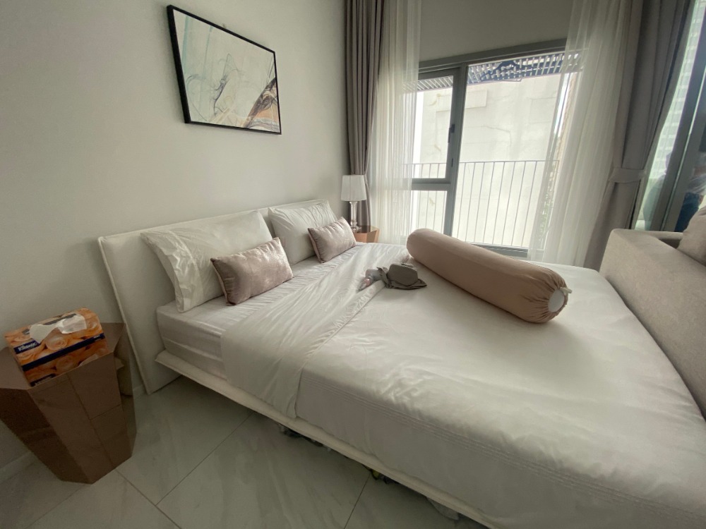 ขายคอนโดนานา : for sell Hyde sukhumvit11 low floow great price 5.9 M (s03-1118)