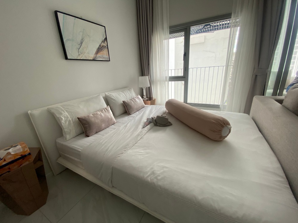 ขายคอนโดนานา : for sell Hyde sukhumvit11 low floow great price 5.9 M (s03-1118)