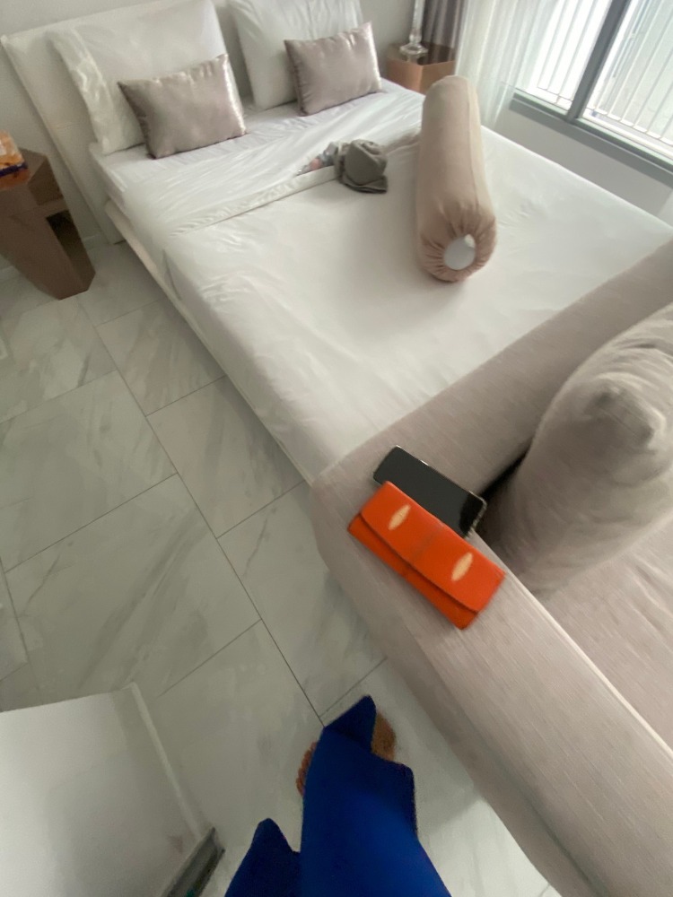 ขายคอนโดนานา : for sell Hyde sukhumvit11 low floow great price 5.9 M (s03-1118)