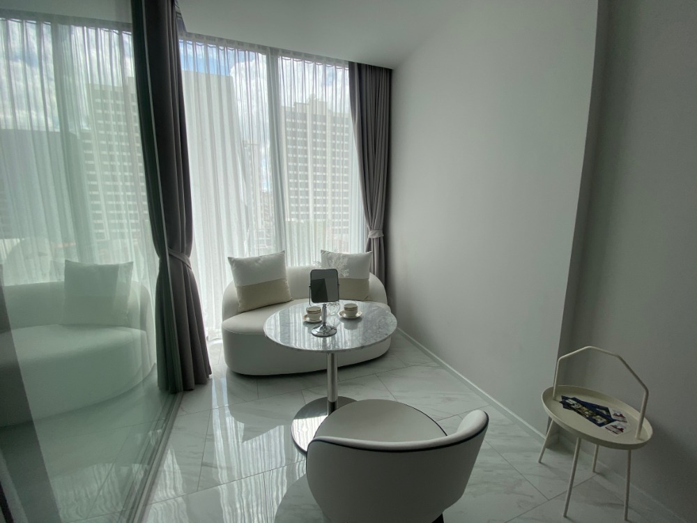 ขายคอนโดนานา : for sell Hyde sukhumvit11 low floow great price 5.9 M (s03-1118)