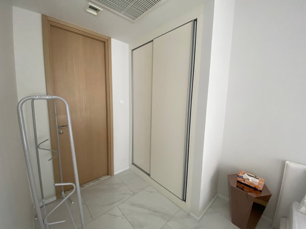 ขายคอนโดนานา : for sell Hyde sukhumvit11 low floow great price 5.9 M (s03-1118)