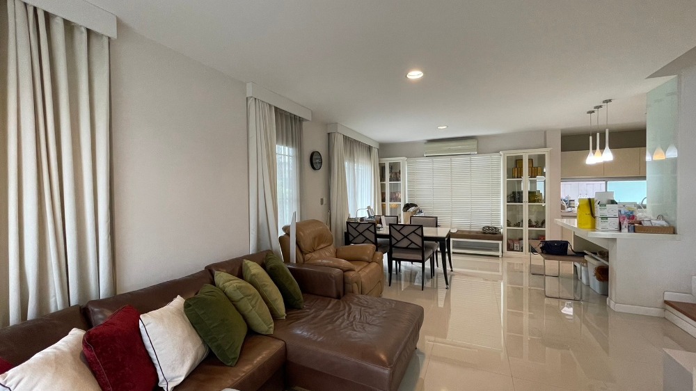 ขายบ้านสมุทรปราการ สำโรง : ✨ ขายด่วน! บ้านหรู โครงการนันทวัน ศรีนครินทร์ 