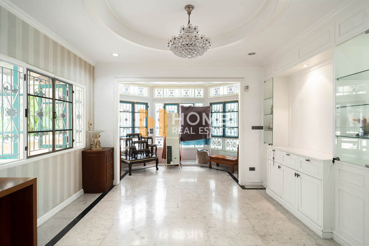 ขายบ้านมีนบุรี-ร่มเกล้า : หลังใหญ่ ดีลดีสุด 🔥 พาร์คเวย์ ชาเล่ต์ รามคำแหง / 3 ห้องนอน (ขาย), Parkway Chalet Ramkhamhaeng / 3 Bedrooms (FOR SALE) AA292