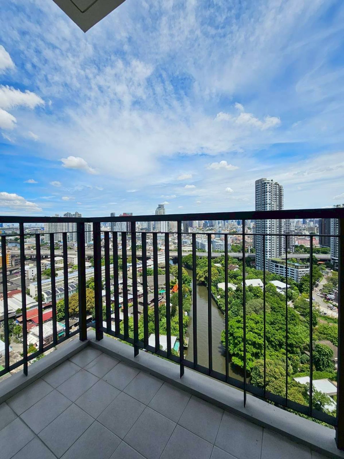 ให้เช่าคอนโดอ่อนนุช อุดมสุข : BLocs77 2Bed Corner Room 2Balconies Canal View
