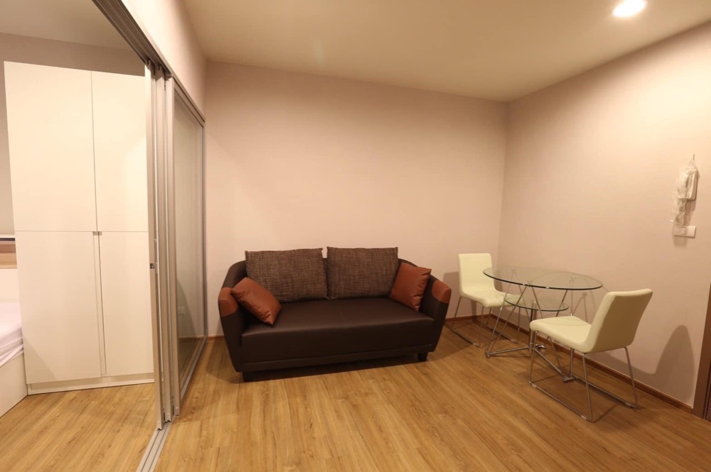 For RentCondoSathorn, Narathiwat : For rent✨Fuse Chan - Sathorn✨ convenient travel near BRT Technic Bangkok. Complete furniture and electrical appliances