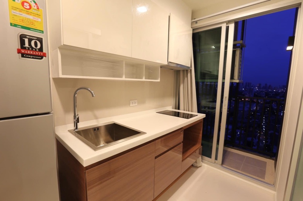 For RentCondoSathorn, Narathiwat : For rent✨Fuse Chan - Sathorn✨ convenient travel near BRT Technic Bangkok. Complete furniture and electrical appliances