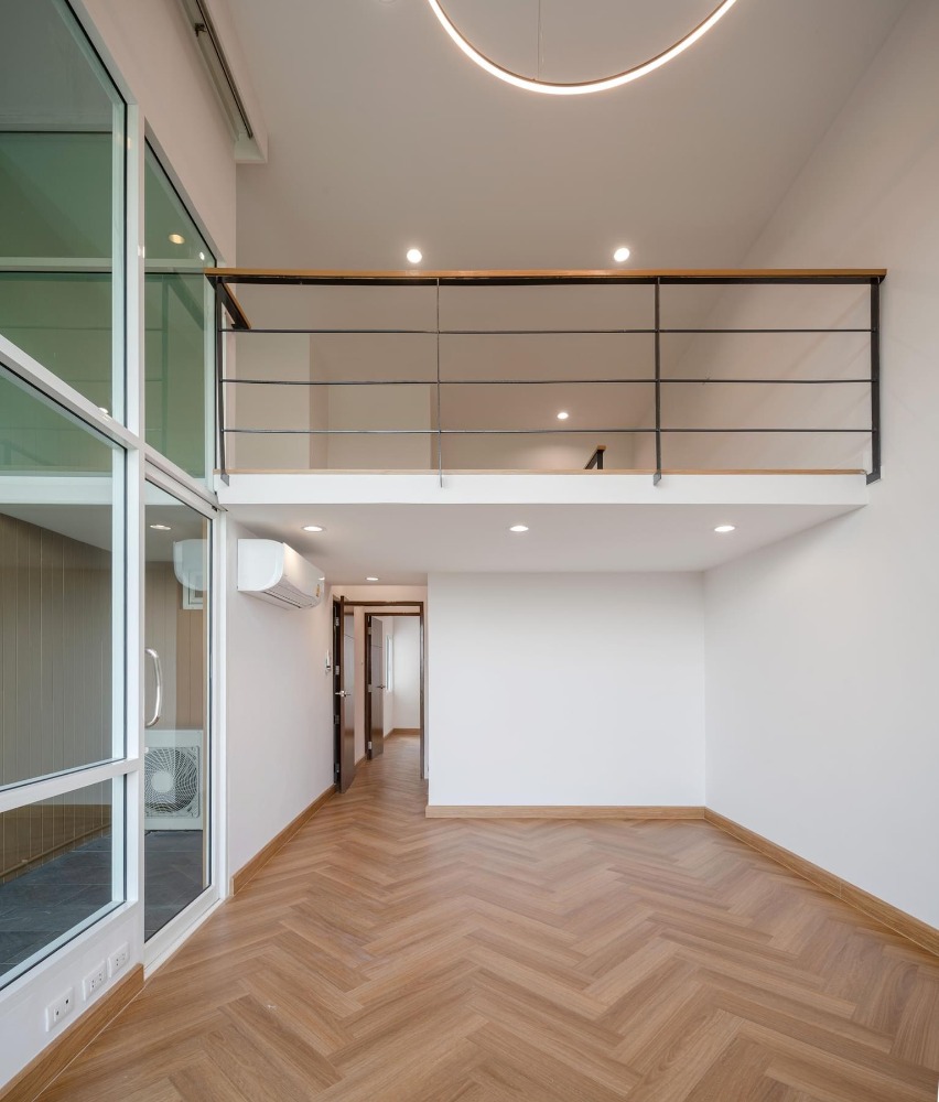 ขายทาวน์โฮมโชคชัย4 ลาดพร้าว71 : 👇ขายพร้อมผู้เช่า 19 ตุลาคม 2569
ทาวน์โฮมรีโนเวทใหม่ โมเดิร์นลอฟท์สไตล์ ใกล้ The Crystal Ekkamai-Ram Inthra และ Central Eastville