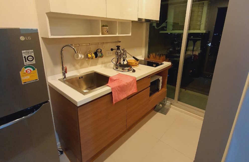 For RentCondoSathorn, Narathiwat : For rent 🔥Fuse Chan - Sathorn🔥, convenient travel, near BTS Chong Nonsi, complete with furniture and electrical appliances.