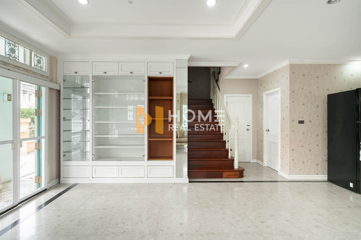 ขายบ้านมีนบุรี-ร่มเกล้า : หลังใหญ่ ดีลดีสุด 🔥 พาร์คเวย์ ชาเล่ต์ รามคำแหง / 3 ห้องนอน (ขาย), Parkway Chalet Ramkhamhaeng / 3 Bedrooms (FOR SALE) AA292