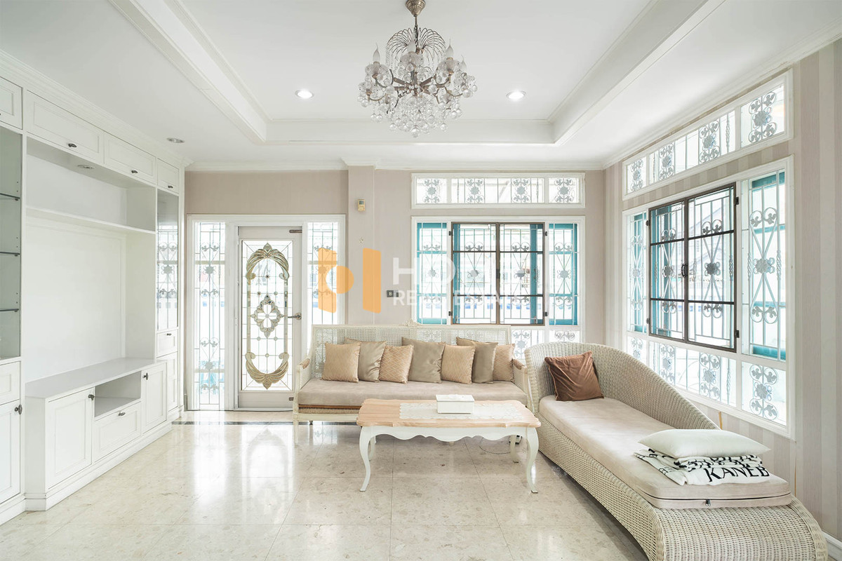 ขายบ้านมีนบุรี-ร่มเกล้า : หลังใหญ่ ดีลดีสุด 🔥 พาร์คเวย์ ชาเล่ต์ รามคำแหง / 3 ห้องนอน (ขาย), Parkway Chalet Ramkhamhaeng / 3 Bedrooms (FOR SALE) AA292