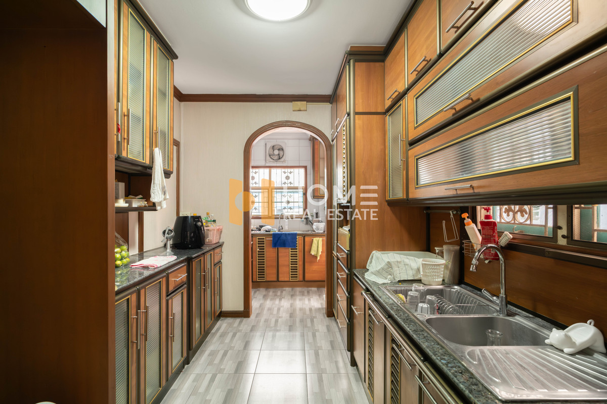 ขายบ้านมีนบุรี-ร่มเกล้า : หลังใหญ่ ดีลดีสุด 🔥 พาร์คเวย์ ชาเล่ต์ รามคำแหง / 3 ห้องนอน (ขาย), Parkway Chalet Ramkhamhaeng / 3 Bedrooms (FOR SALE) AA292