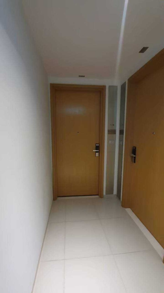 ขายคอนโดนานา : ขายคอนโด Hyde Sukhumvit 13 พร้อมเฟอร์ติดไฟฟ้า BTS NANA (S12-0403)