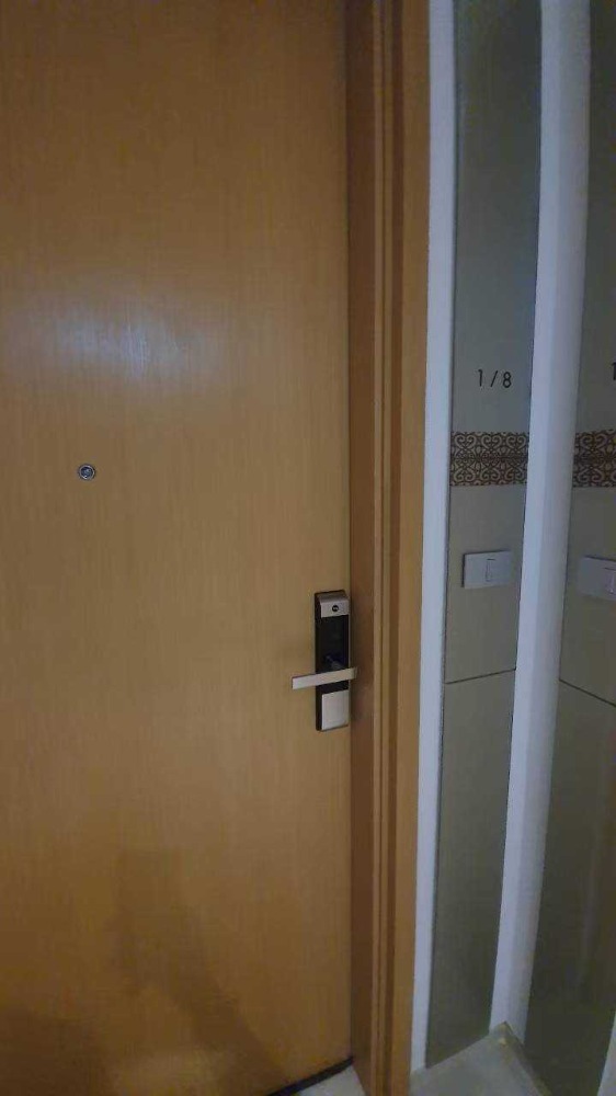 ขายคอนโดนานา : ขายคอนโด Hyde Sukhumvit 13 พร้อมเฟอร์ติดไฟฟ้า BTS NANA (S12-0403)