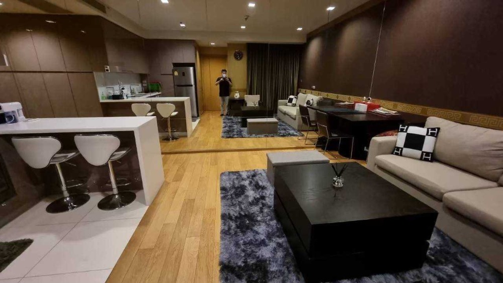 ขายคอนโดนานา : ขายคอนโด Hyde Sukhumvit 13 พร้อมเฟอร์ติดไฟฟ้า BTS NANA (S12-0403)