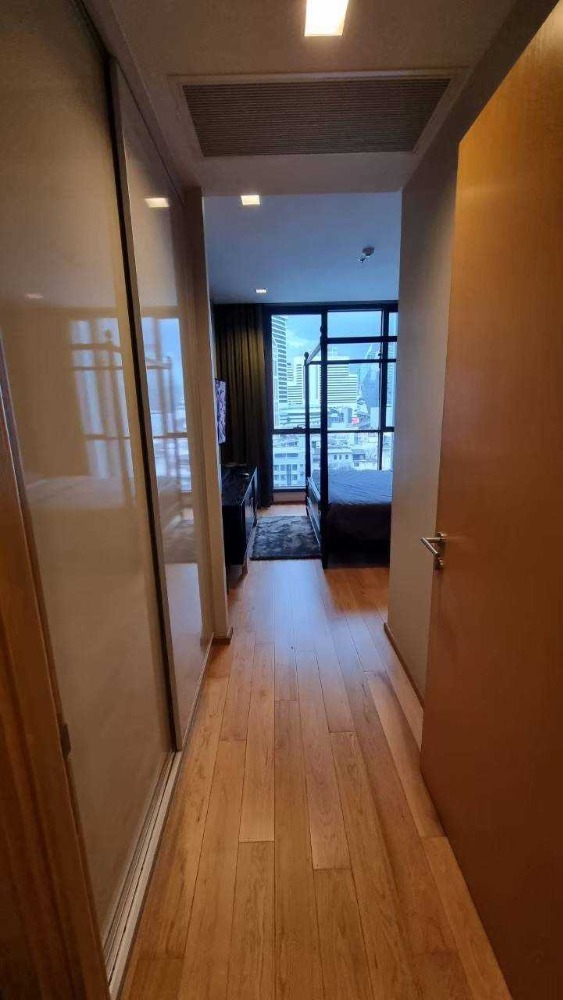 ขายคอนโดนานา : ขายคอนโด Hyde Sukhumvit 13 พร้อมเฟอร์ติดไฟฟ้า BTS NANA (S12-0403)