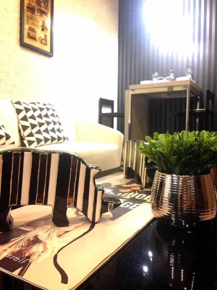 For SaleCondoSukhumvit, Asoke, Thonglor : Good deal at luxury petfriendly condo in Thonglor, nice decoration, fully furnished