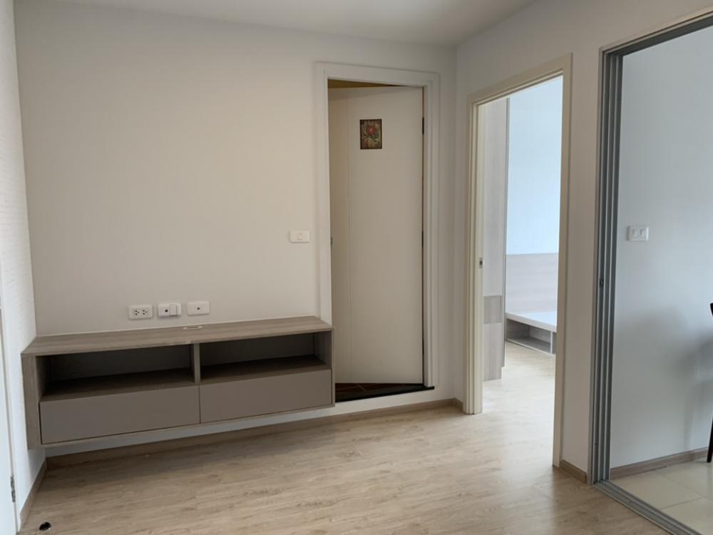 For SaleCondoKasetsart, Ratchayothin : Very cheap!! Condo for sale, Elio Del Mos, Phahonyothin 34, Kasetsart University, Building C, 30.82 sq m., 8th floor, price 2.1 million.