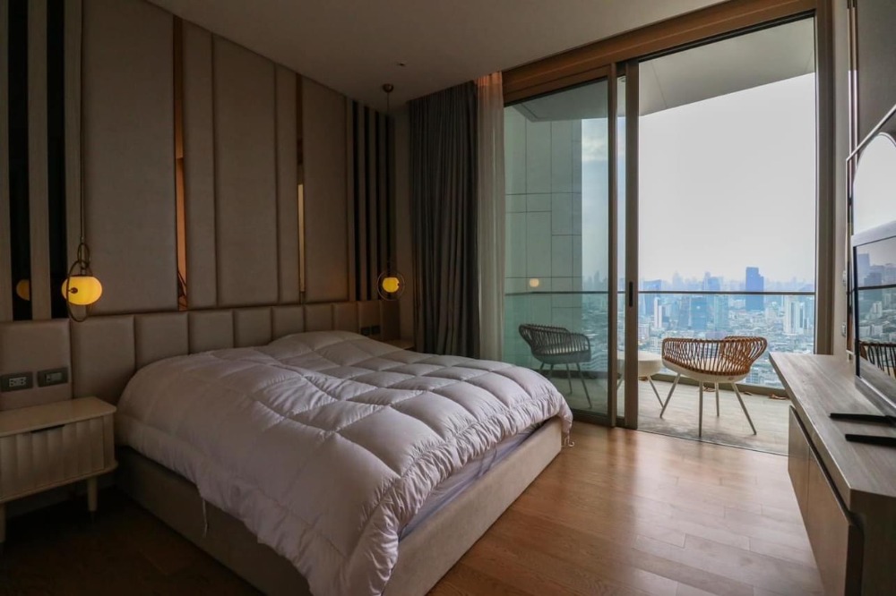 For SaleCondoWongwianyai, Charoennakor : 🌟Luxury condo by the river located beside Icon Siam, 2 Beds corner unit with river view at the balcony, modern design, fully furnished, ready to move in