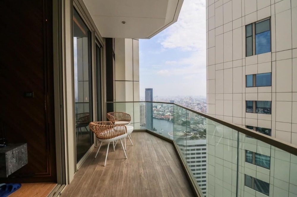 For SaleCondoWongwianyai, Charoennakor : 🌟Luxury condo by the river located beside Icon Siam, 2 Beds corner unit with river view at the balcony, modern design, fully furnished, ready to move in