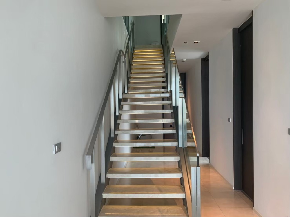 ขายคอนโดนานา : Sale Penthouse Hyde sukhumvit13 private swimming pool 497Sq.m (s03-1166)