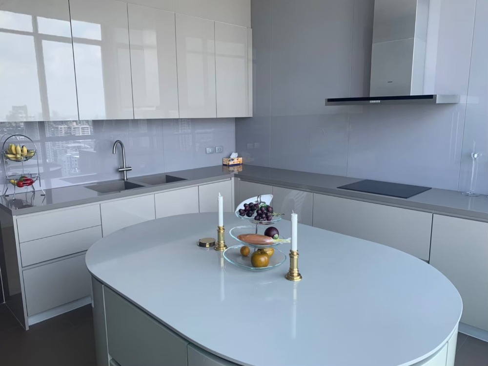 ขายคอนโดนานา : Sale Penthouse Hyde sukhumvit13 private swimming pool 497Sq.m (s03-1166)