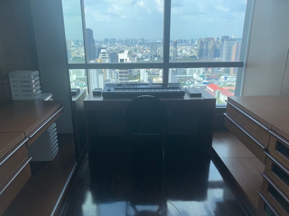 ขายคอนโดนานา : Sale Penthouse Hyde sukhumvit13 private swimming pool 497Sq.m (s03-1166)