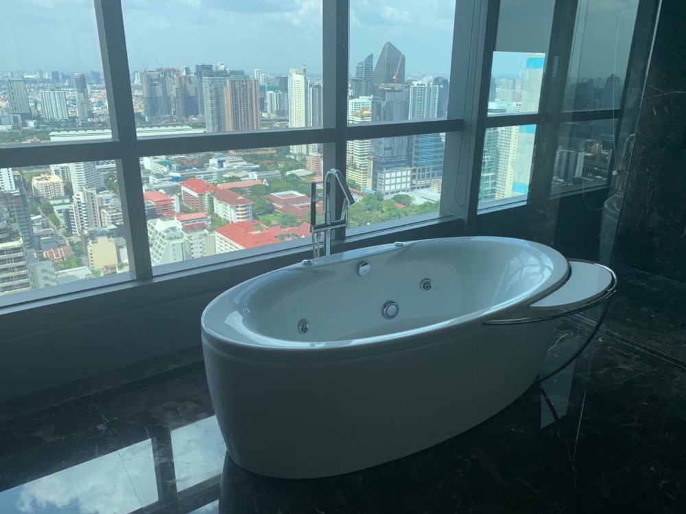 ขายคอนโดนานา : Sale Penthouse Hyde sukhumvit13 private swimming pool 497Sq.m (s03-1166)