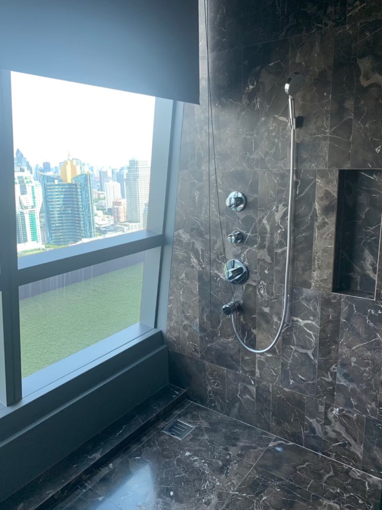 ขายคอนโดนานา : Sale Penthouse Hyde sukhumvit13 private swimming pool 497Sq.m (s03-1166)