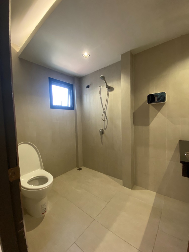 ให้เช่าโฮมออฟฟิศบางซื่อ วงศ์สว่าง เตาปูน : Home & Home  Office For Rent  (100 เมตร จากสถานีรถไฟฟ้าบางซ่อน ( สายสีม่วง ) )