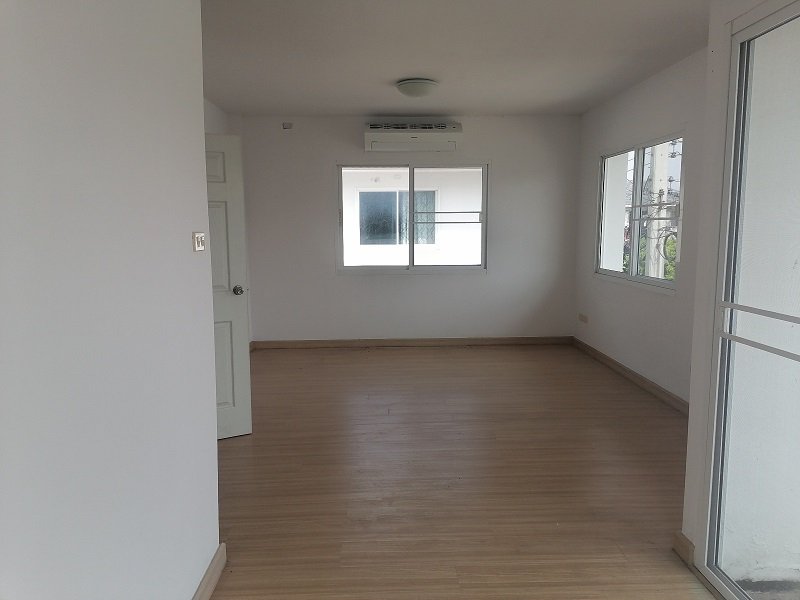 ขายบ้านลาดกระบัง สุวรรณภูมิ : ขาย บ้าน เบญญาภา คาซ่า วงแหวน พระราม9 🚗 เดินทางสะดวก ใกล้มอเตอร์เวย์ & Airport Link ในราคาดีที่สุด! 🏡