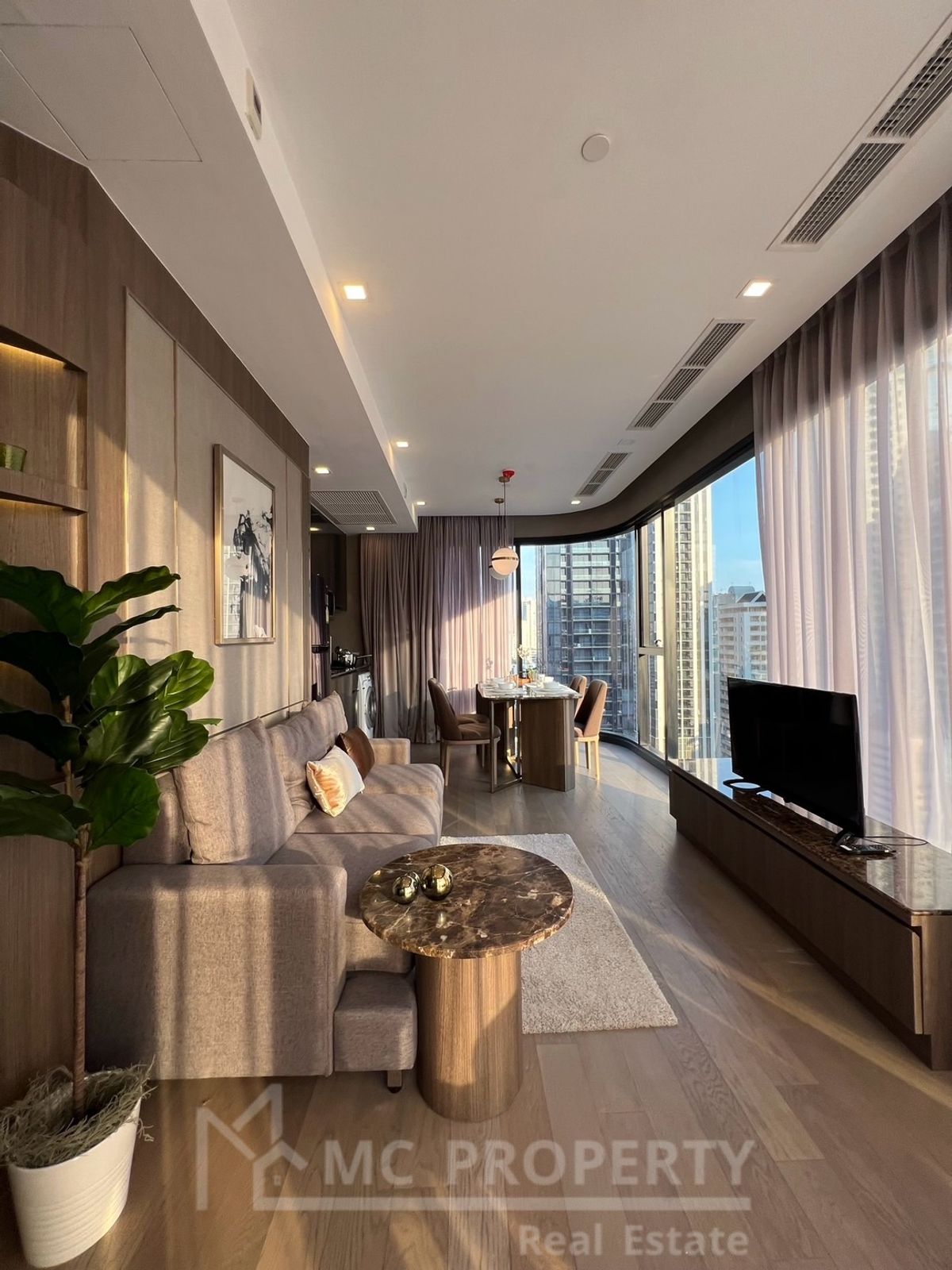 ให้เช่าคอนโดสุขุมวิท อโศก ทองหล่อ : Ashton Asoke 65sqm 2 bed for rent only 65,000 per month tel 0816878954 line id 0816878954