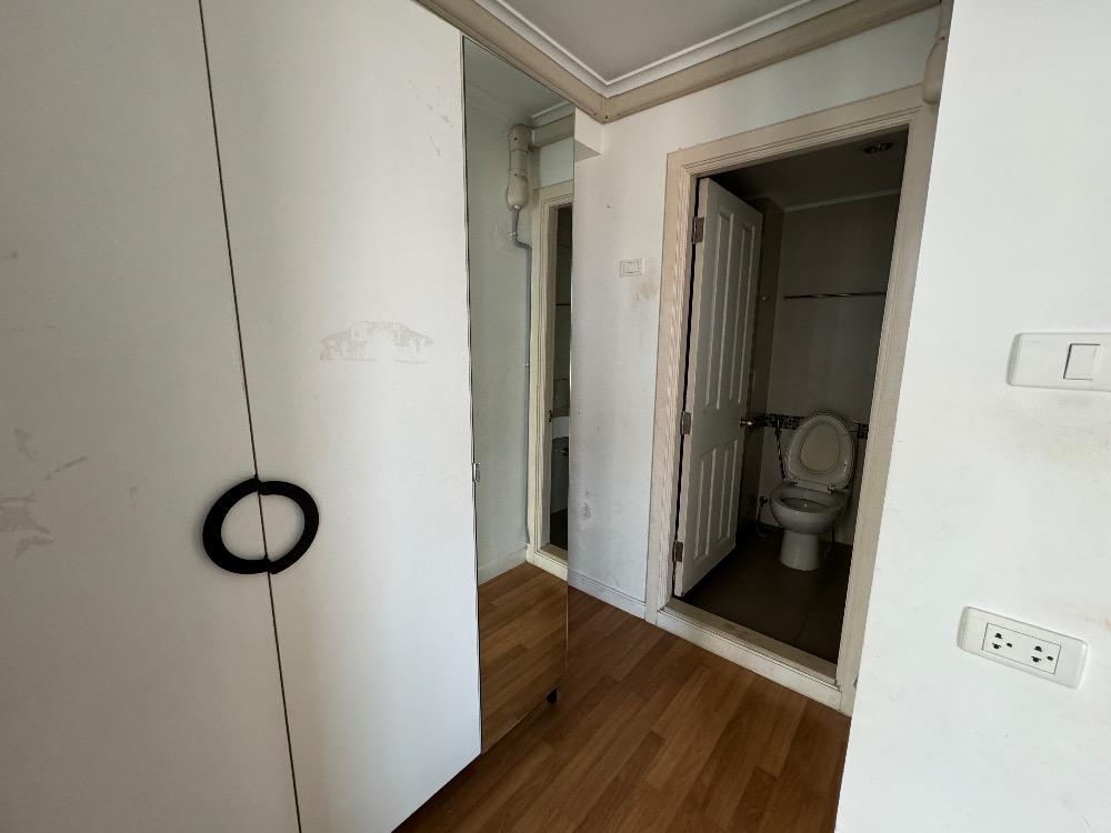 ขายคอนโดพระราม 3 สาธุประดิษฐ์ : ขายด่วน หรือ ให้เช่า 2 ห้องนอน 53 ตรม ลดเหลือ 4.5 ลบ / ลุมพินีพาร์ค ริเวอร์ไซด์ พระราม 3